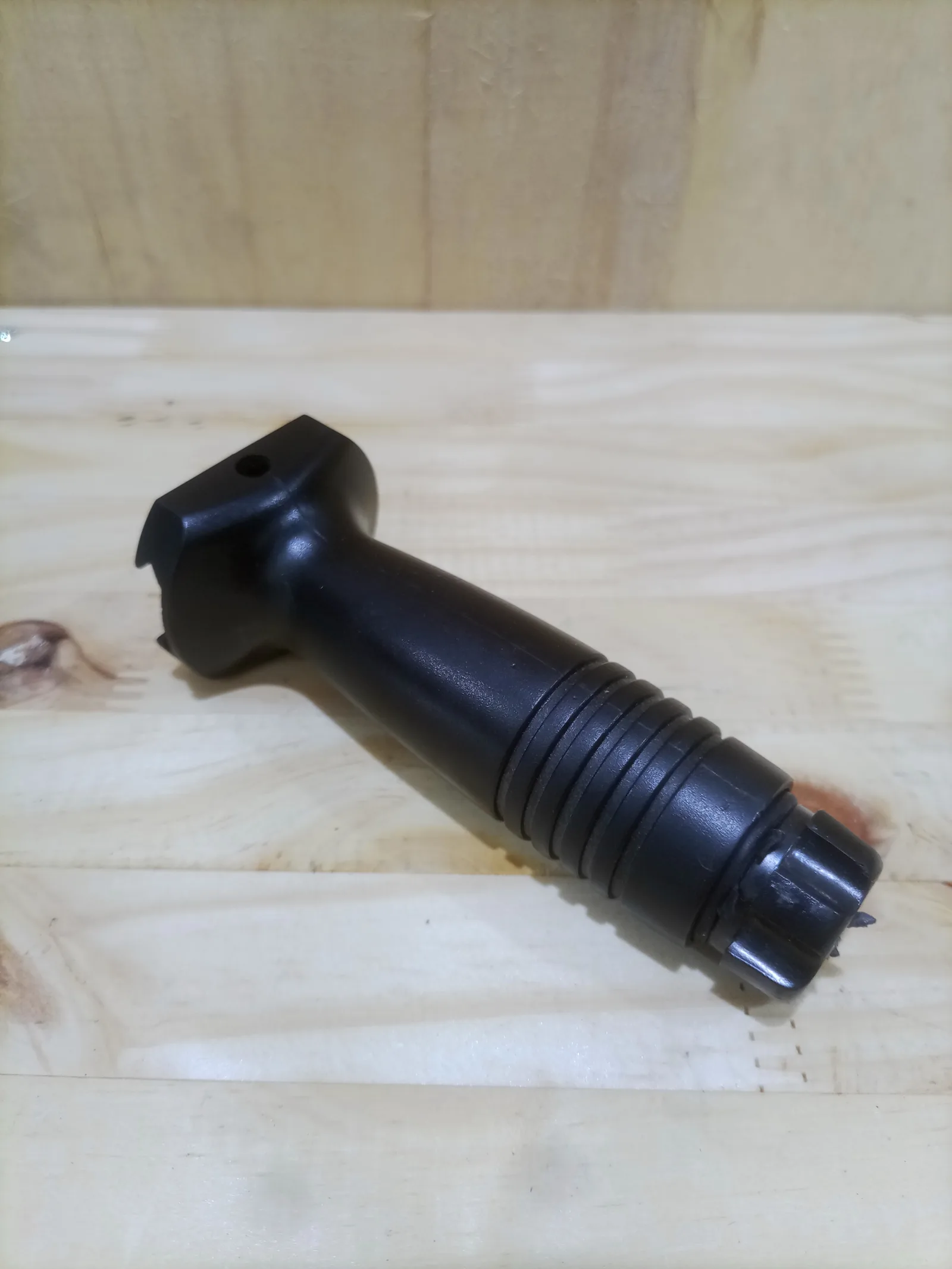 Grip vertical